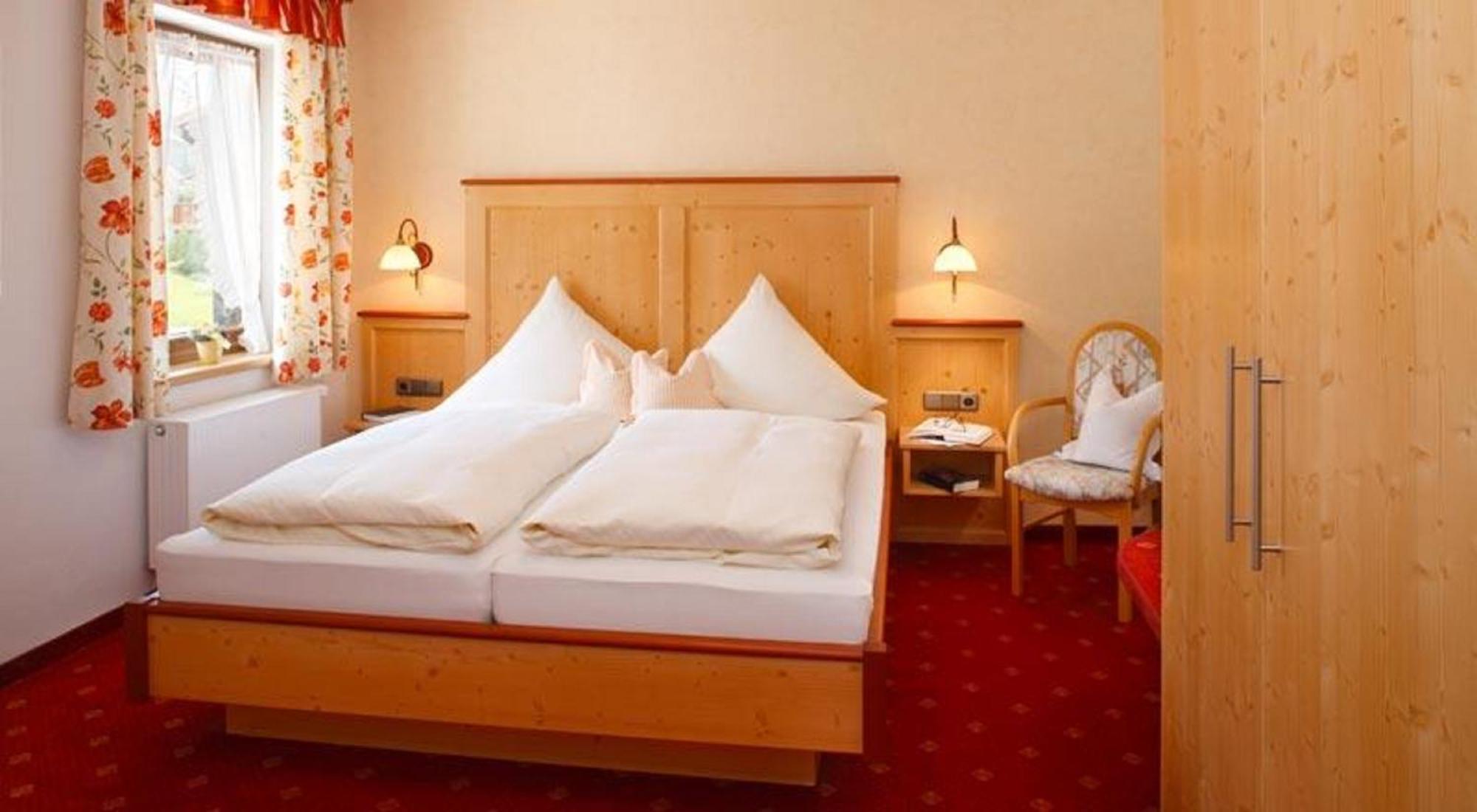 Pension Alpenblick Hotel Пфронтен Екстериор снимка
