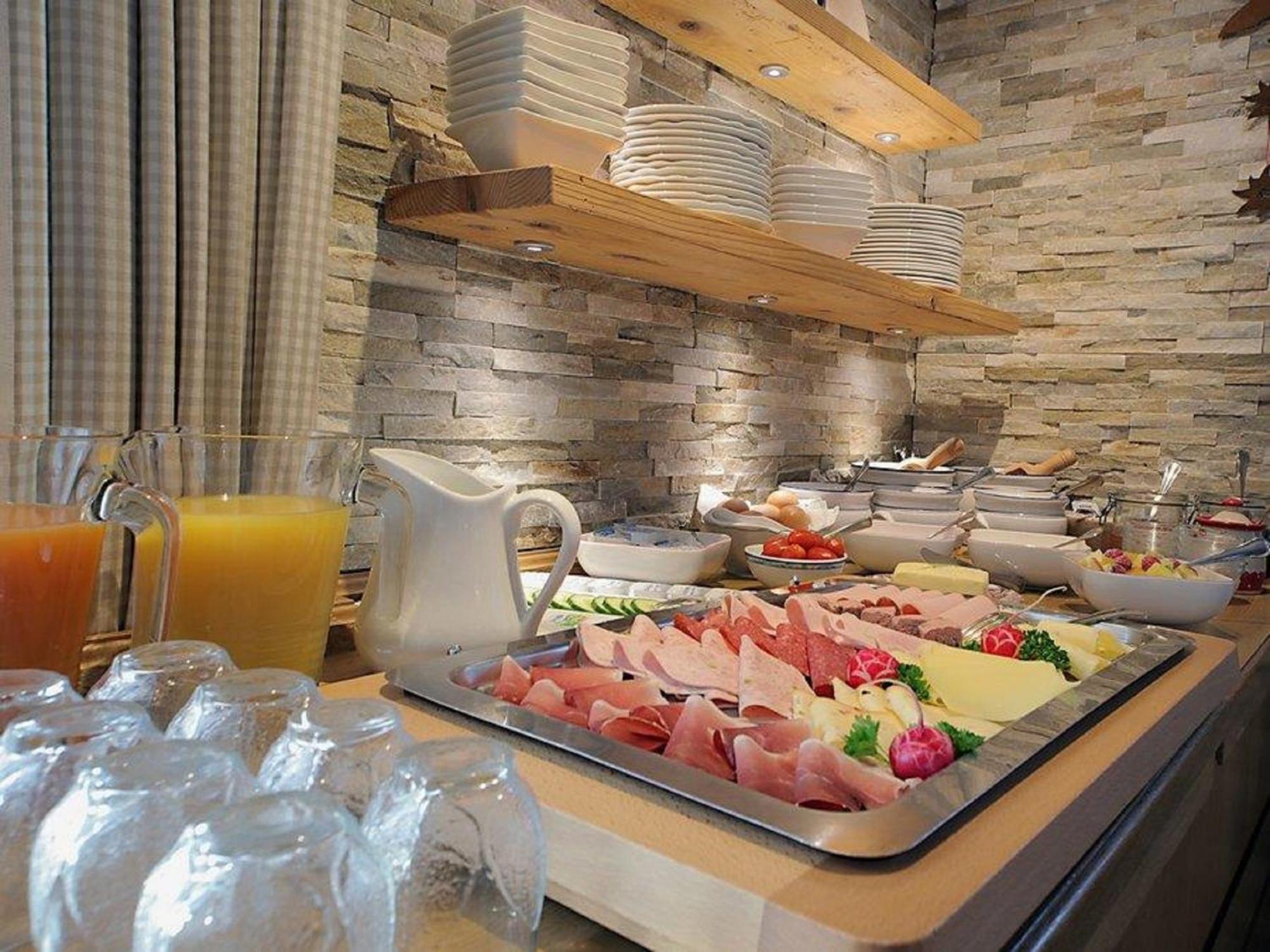 Pension Alpenblick Hotel Пфронтен Екстериор снимка